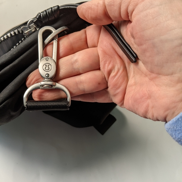 Lululemon Party OM bag in EUC - Picture 6 of 8